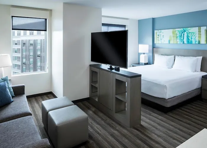 Hyatt House Phoenix 4*
